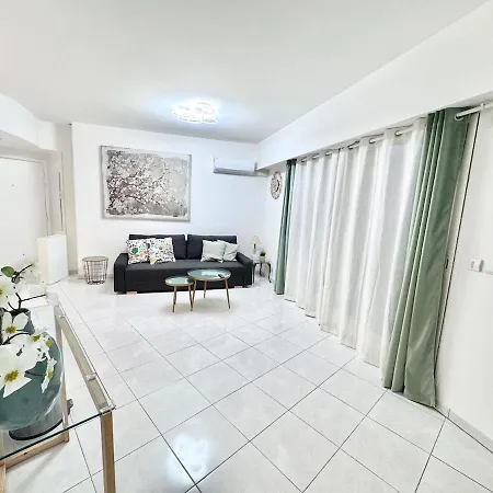 Sweet 3 Star Near Monaco Train Station *