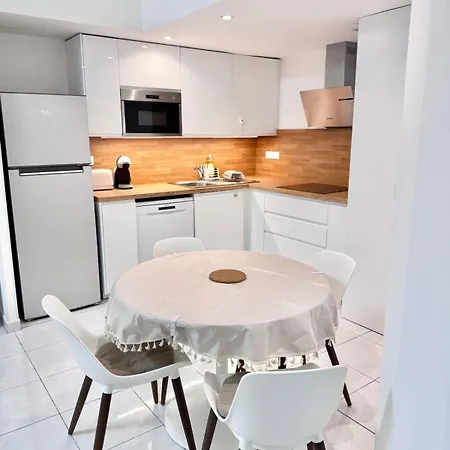 Sweet 3 Star Near Monaco Train Station *